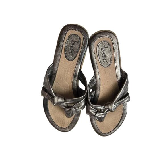 B.O.C. silver Pewter Metallic twist Knot women's sandals size 8 slip‎ on - Picture 1 of 5